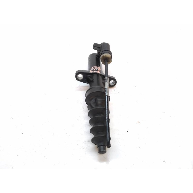 Recambio de bombin embrague para peugeot 207 sw sport referencia OEM IAM 9683750580 3