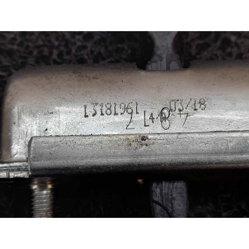 Recambio de retenedor puerta trasera izquierda para opel corsa e selective referencia OEM IAM 13181961 - Blanco 3