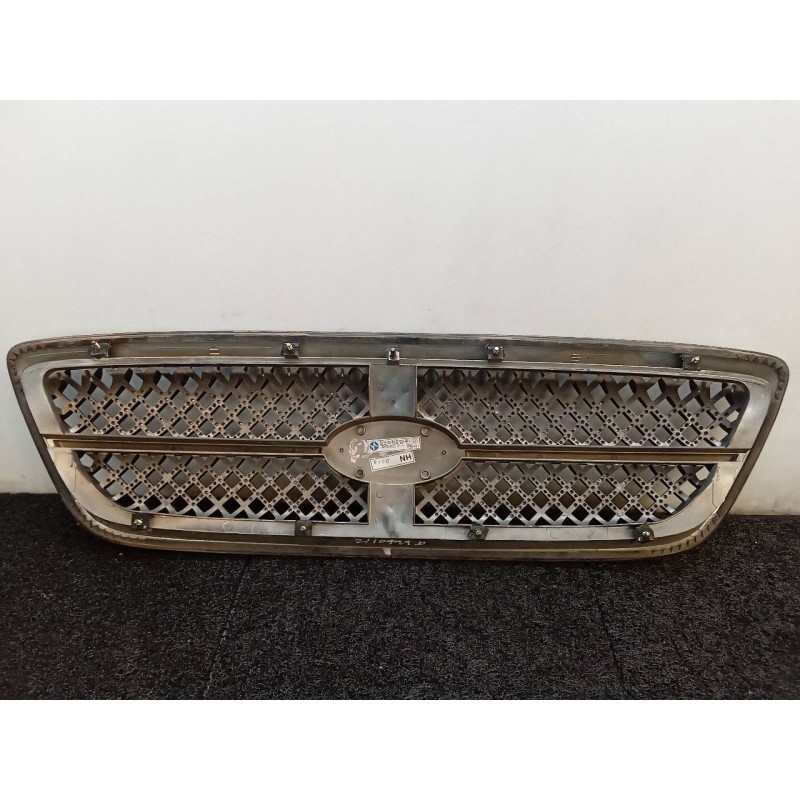 Recambio de rejilla delantera para kia carnival ii 2.9 cdri ex referencia OEM IAM 0K54G50710 4