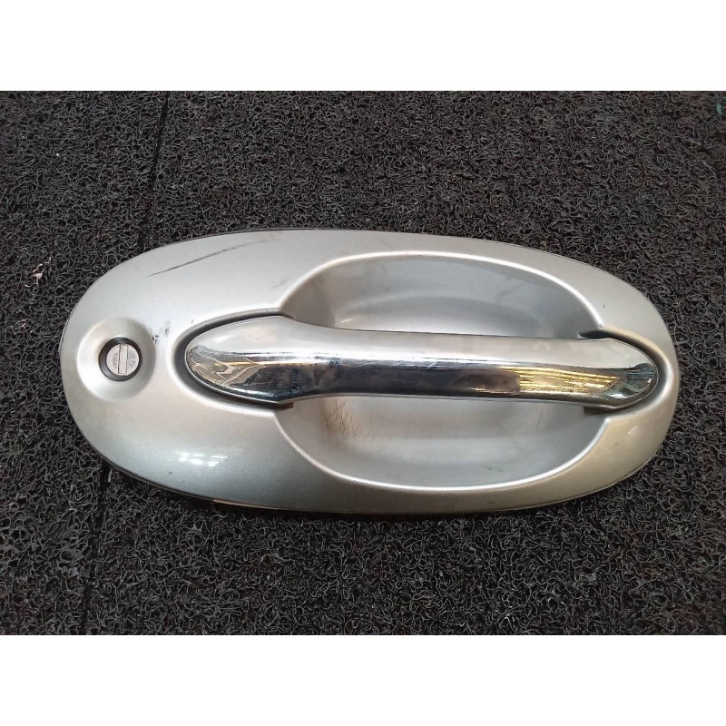 Recambio de maneta exterior delantera derecha para kia carnival ii 2.9 cdri ex referencia OEM IAM   