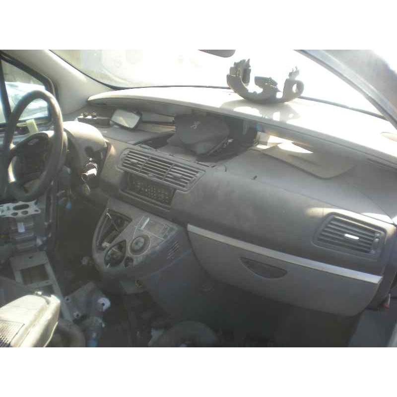 peugeot 807 del año 2006