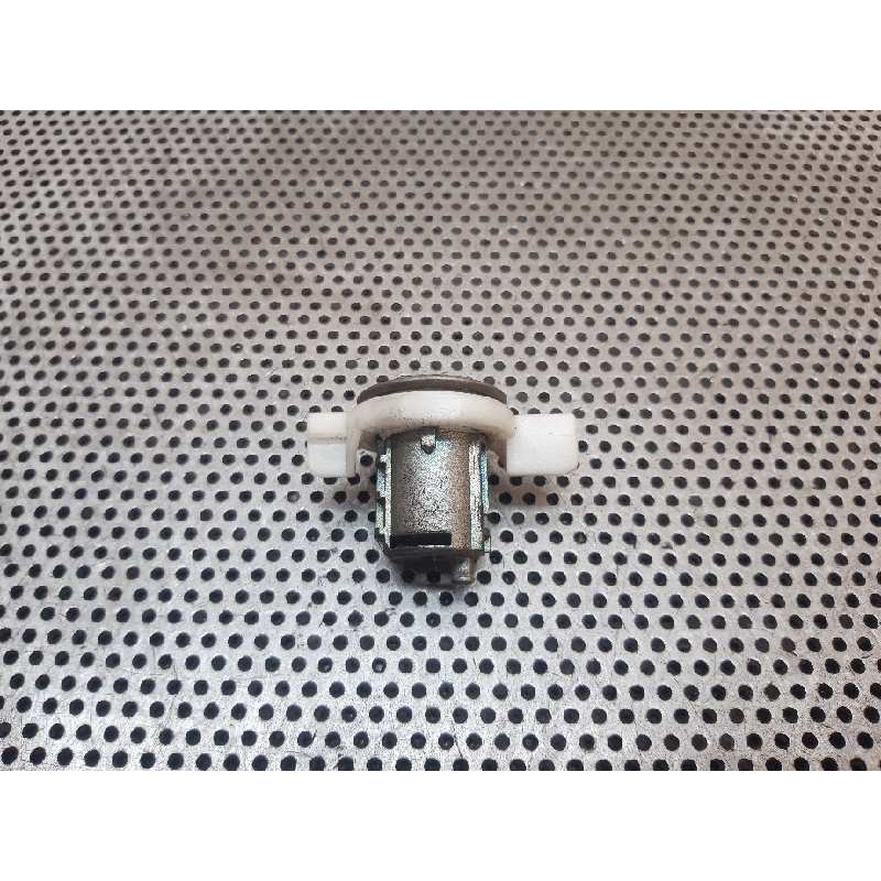 Recambio de bombin puerta lateral derecha para renault master ii phase 2 caja cerrada l1h1 caja cerrada 2.8 to referencia OEM IA - Blanco 2