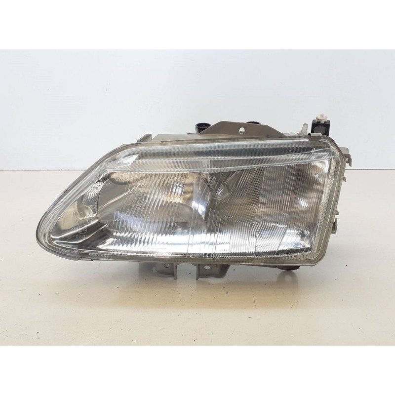 Recambio de faro izquierdo para renault laguna (b56) 1.8 rt (b56b) referencia OEM IAM 04070418  