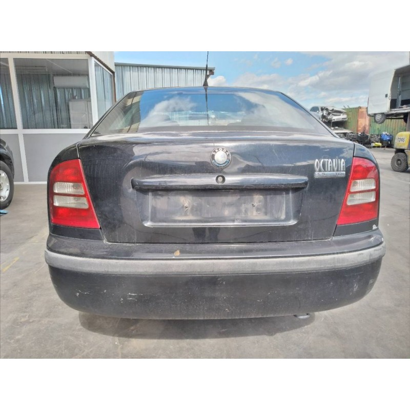 skoda octavia berlina (1u2) del año 2002