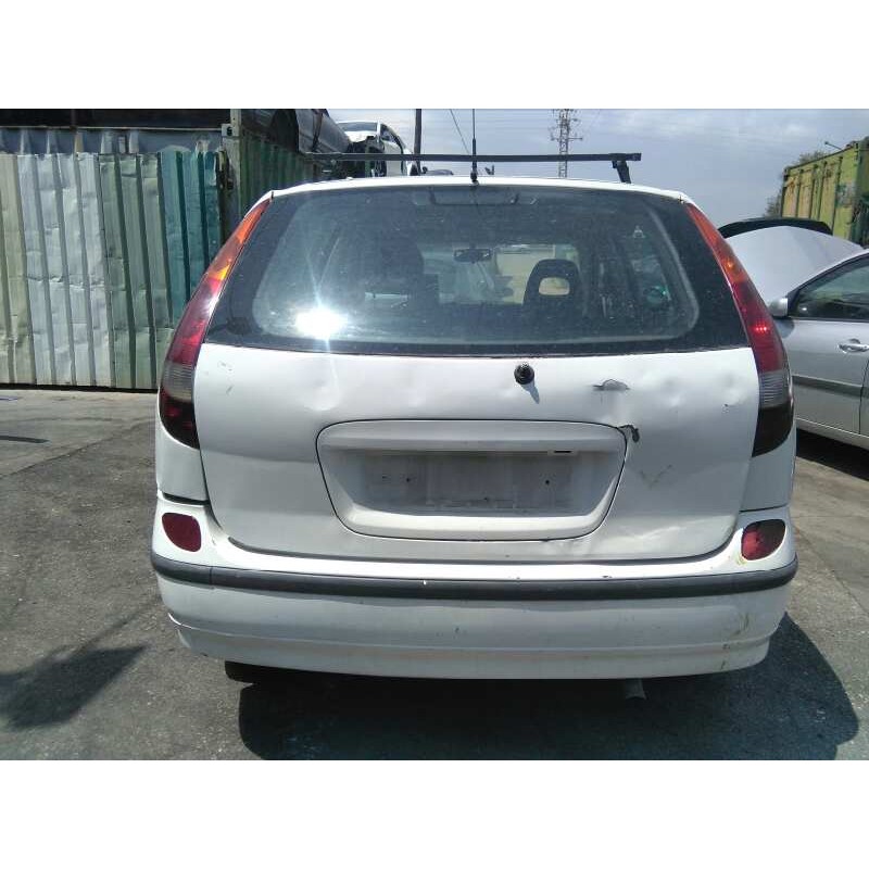 nissan almera tino (v10m) del año 2000