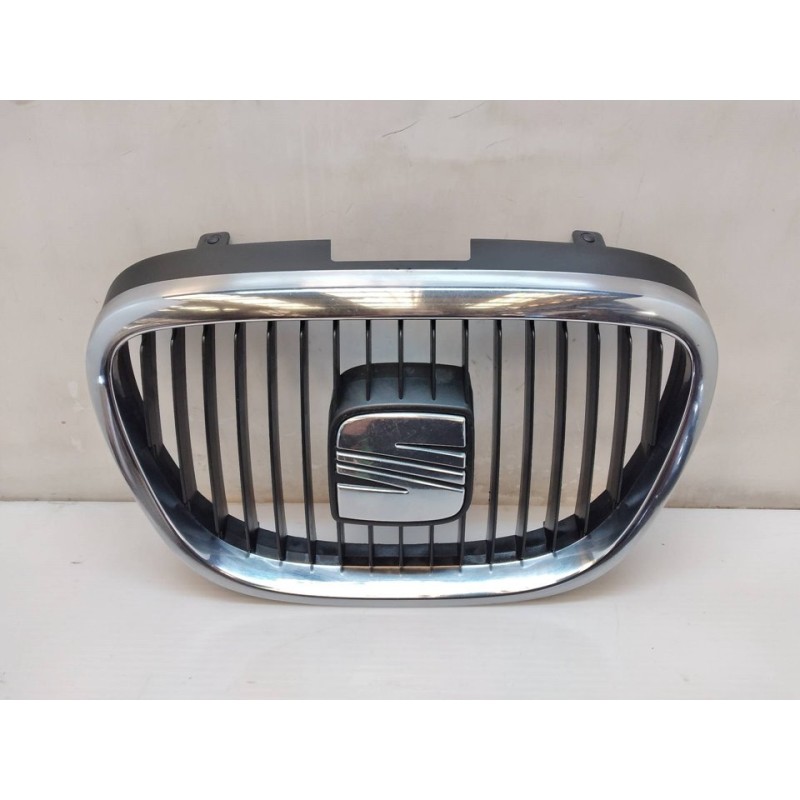 Recambio de rejilla delantera para seat altea (5p1) sport referencia OEM IAM   