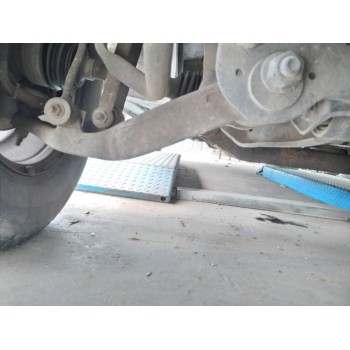 BRAZO SUSPENSION INFERIOR DELANTERO DERECHO 