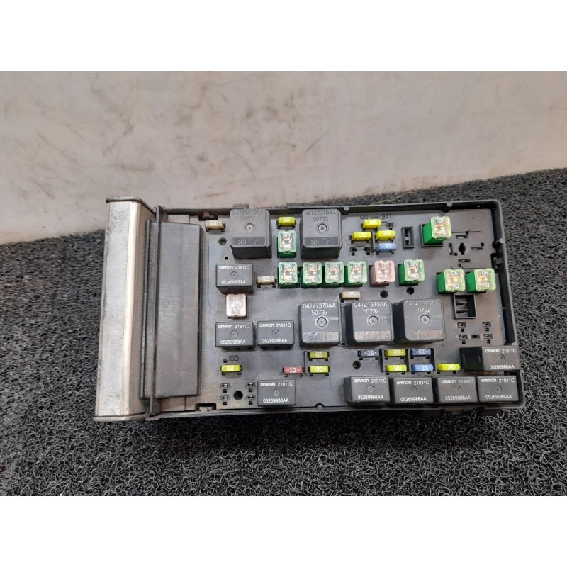 Recambio de caja reles / fusibles para chrysler voyager (rg) 2.5 crd se referencia OEM IAM 05144580AC T309402096 2
