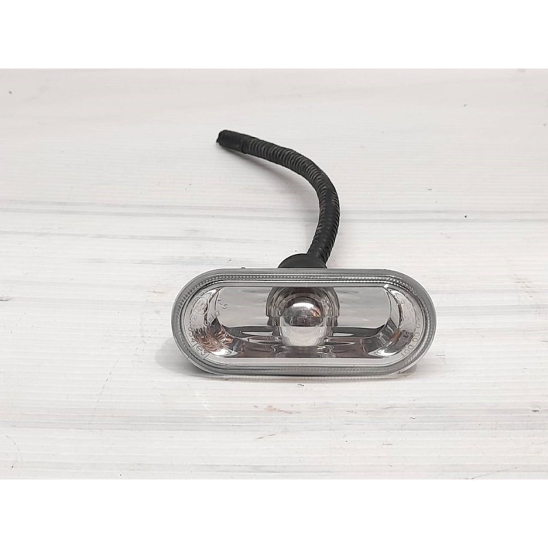 Recambio de piloto lateral derecho para seat leon (1m1) sport referencia OEM IAM   
