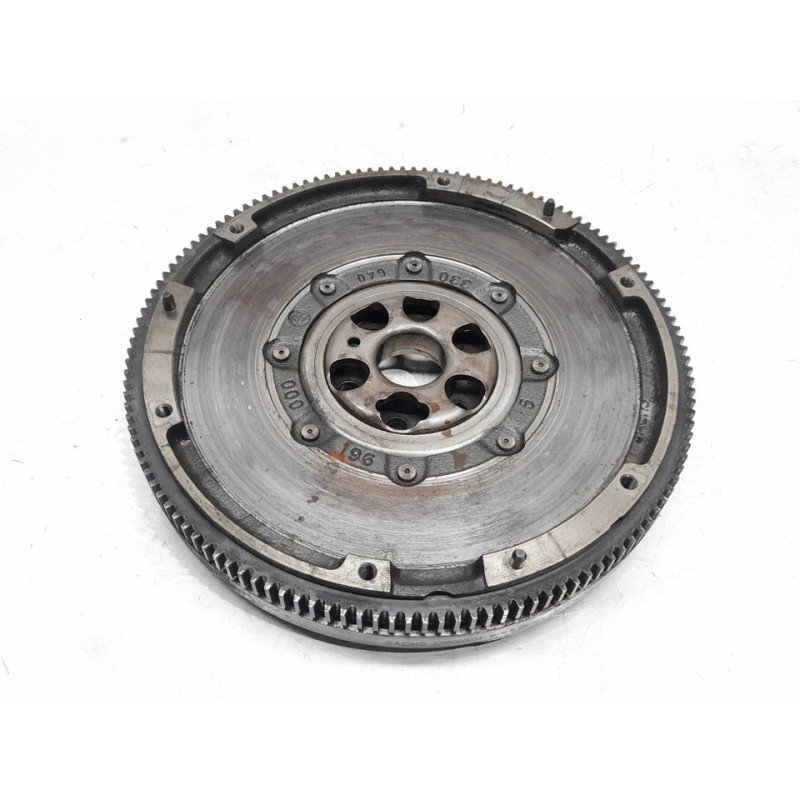 Recambio de volante motor para audi a3 (8p) 1.9 tdi attraction referencia OEM IAM 2289000054 330G40 