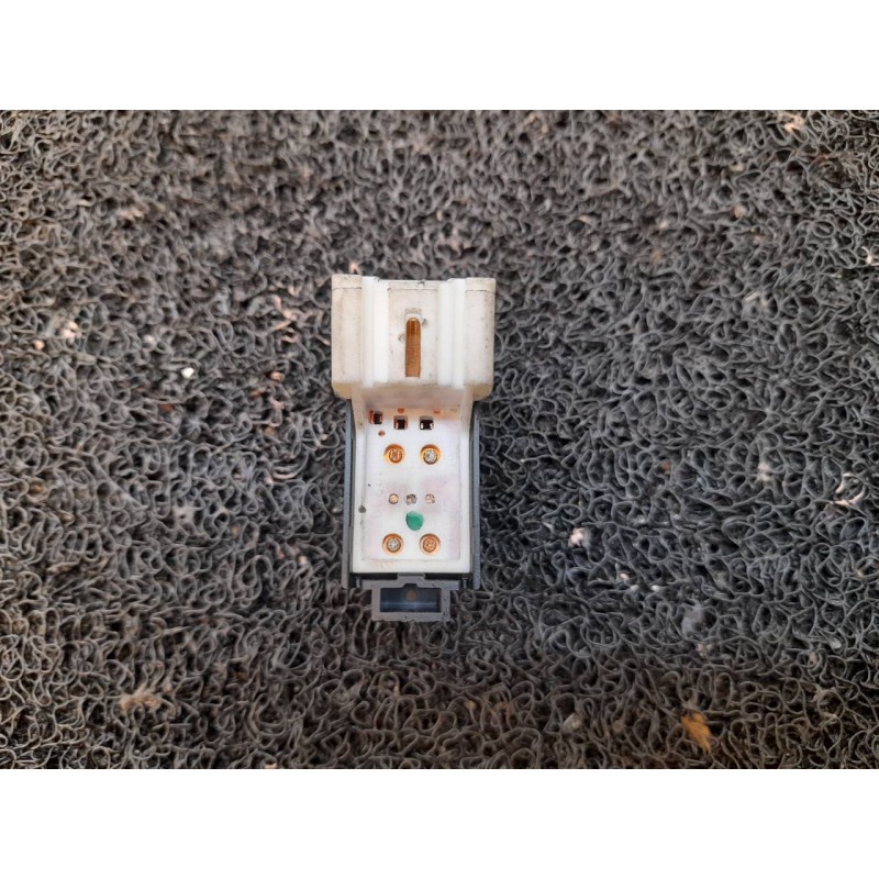 Recambio de mando elevalunas delantero derecho para suzuki alto amf 310 glx referencia OEM IAM 3