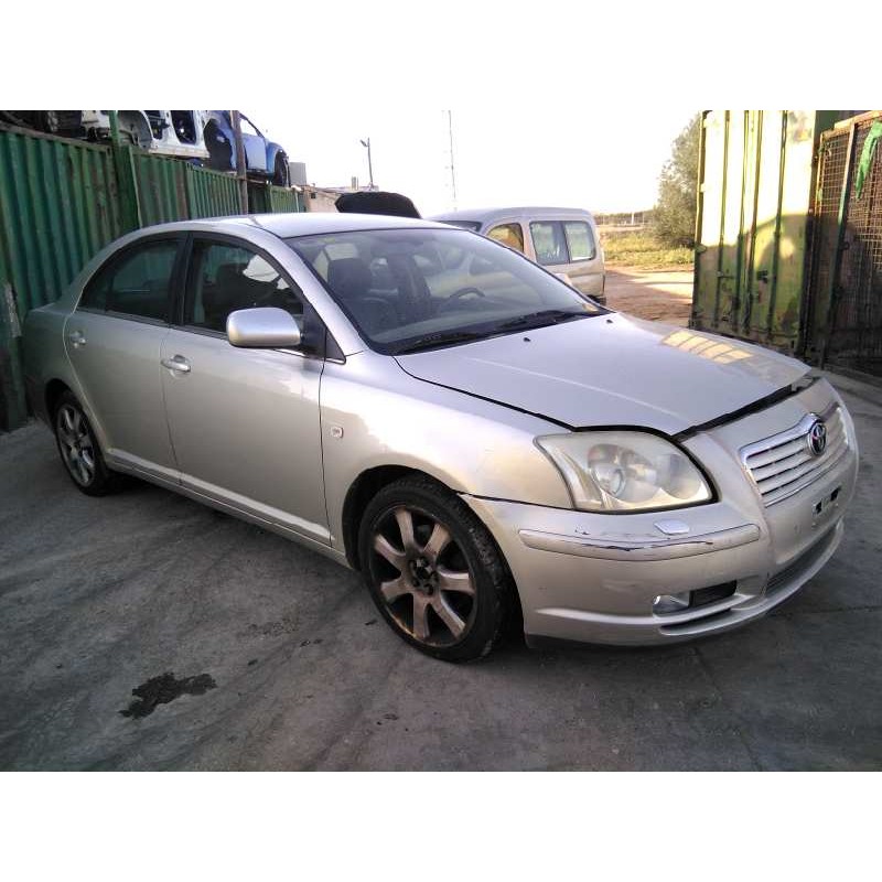 toyota avensis berlina (t25) del año 2005
