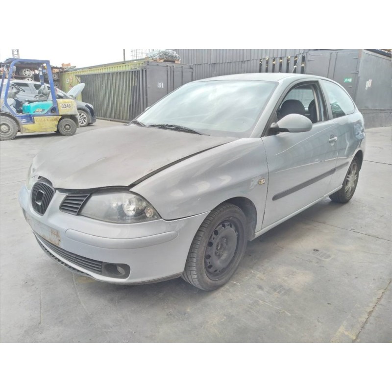 seat ibiza (6l1) del año 2002