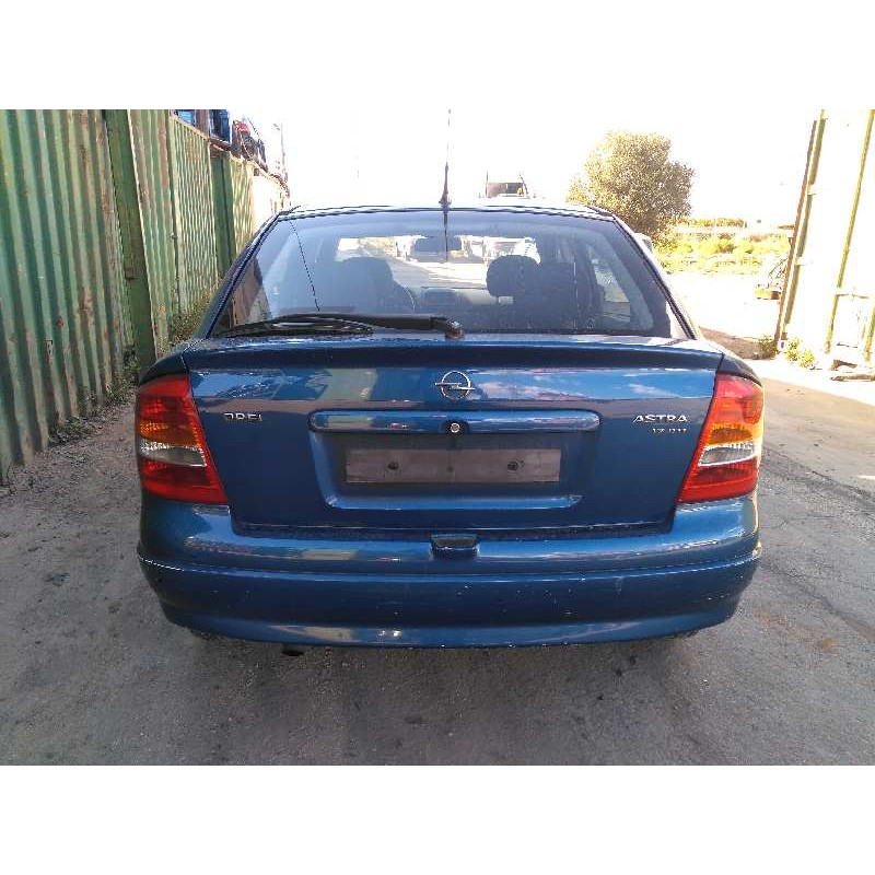opel astra g berlina del año 2002