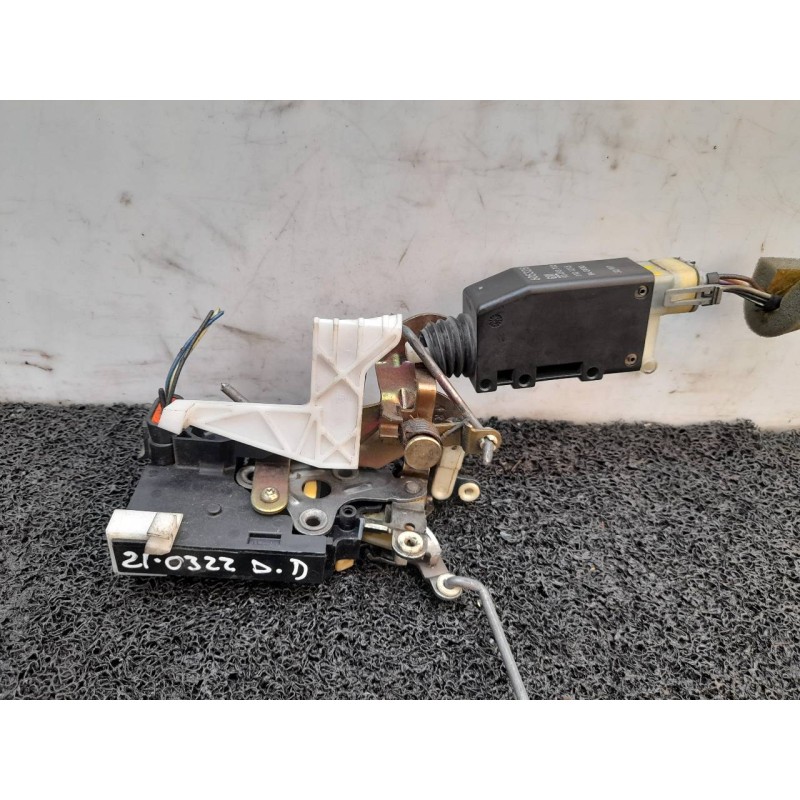 Recambio de cerradura puerta delantera derecha para opel sintra gls referencia OEM IAM 90493702 - Negro 3