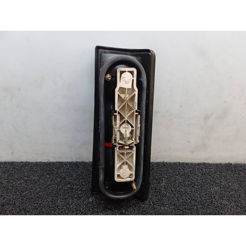 Recambio de piloto trasero izquierdo para renault rapid/express (f40) 1.3 básico familiar / rl (f406) referencia OEM IAM - Blanco 2