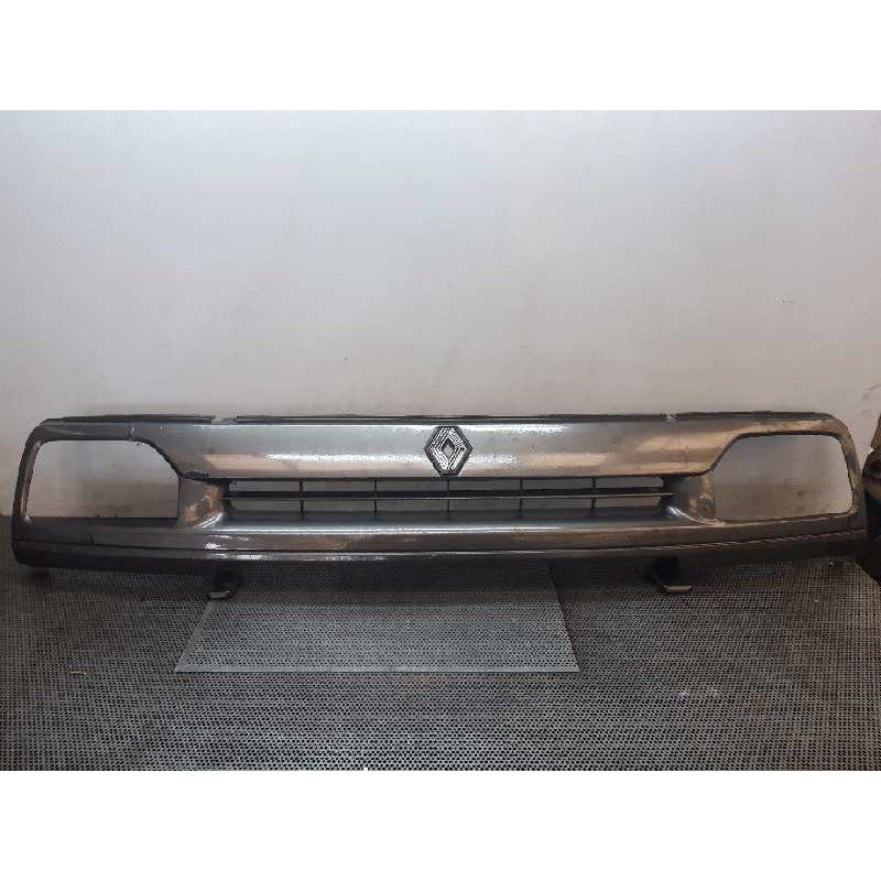 Recambio de rejilla delantera para renault rapid/express (f40) referencia OEM IAM  138776 