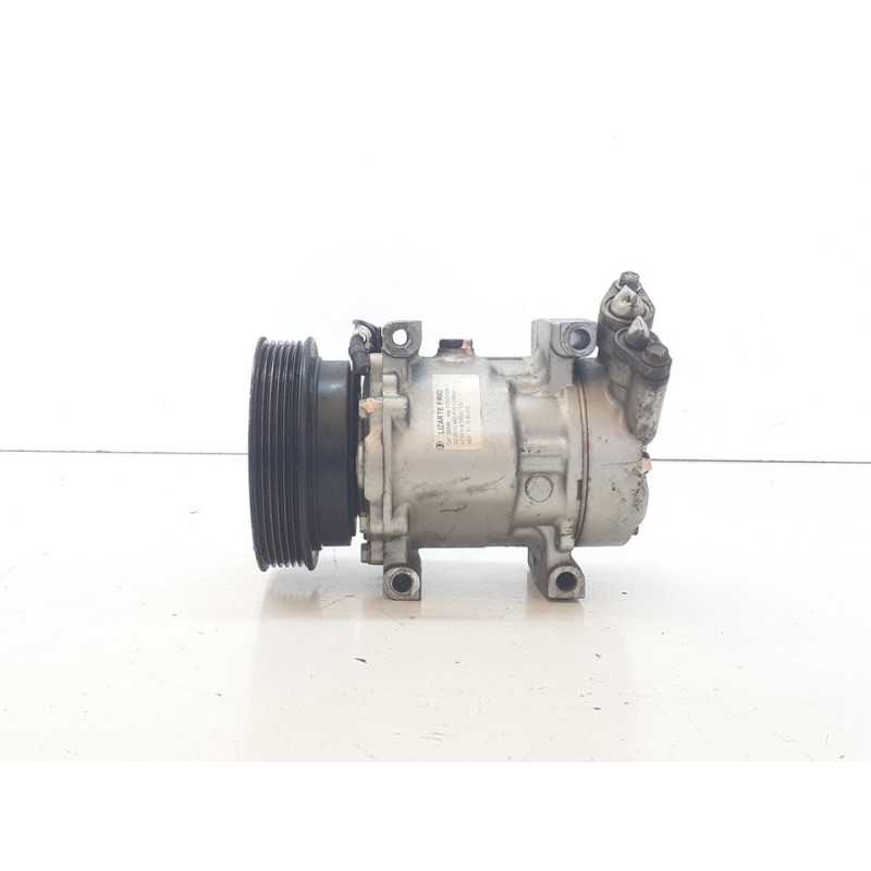 Recambio de compresor aire acondicionado para renault clio ii fase ii (b/cb0) authentique referencia OEM IAM 811040018  