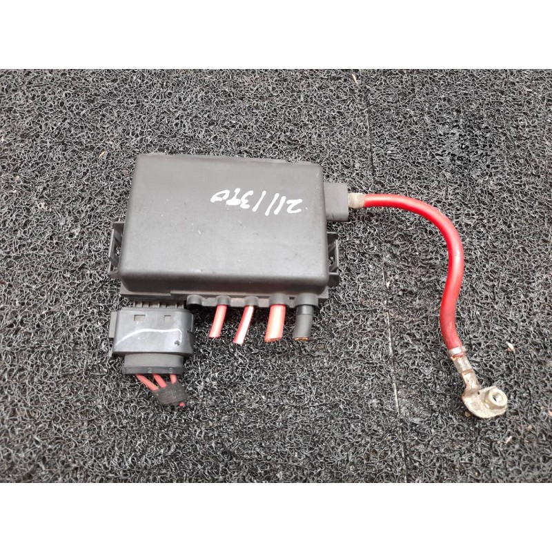Recambio de caja reles / fusibles para audi a3 (8l) 1.9 tdi ambition referencia OEM IAM 1J0937550AC  
