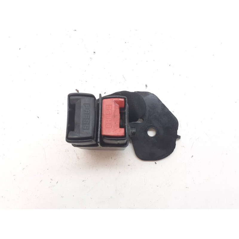 Recambio de enganche cinturon trasero izquierdo para renault clio ii fase ii (b/cb0) authentique referencia OEM IAM 63042  