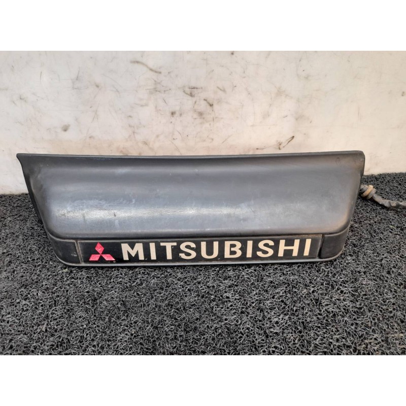 Recambio de molduras traseras para mitsubishi montero (v20/v40) 2500 td gls (2-ptas.) referencia OEM IAM   