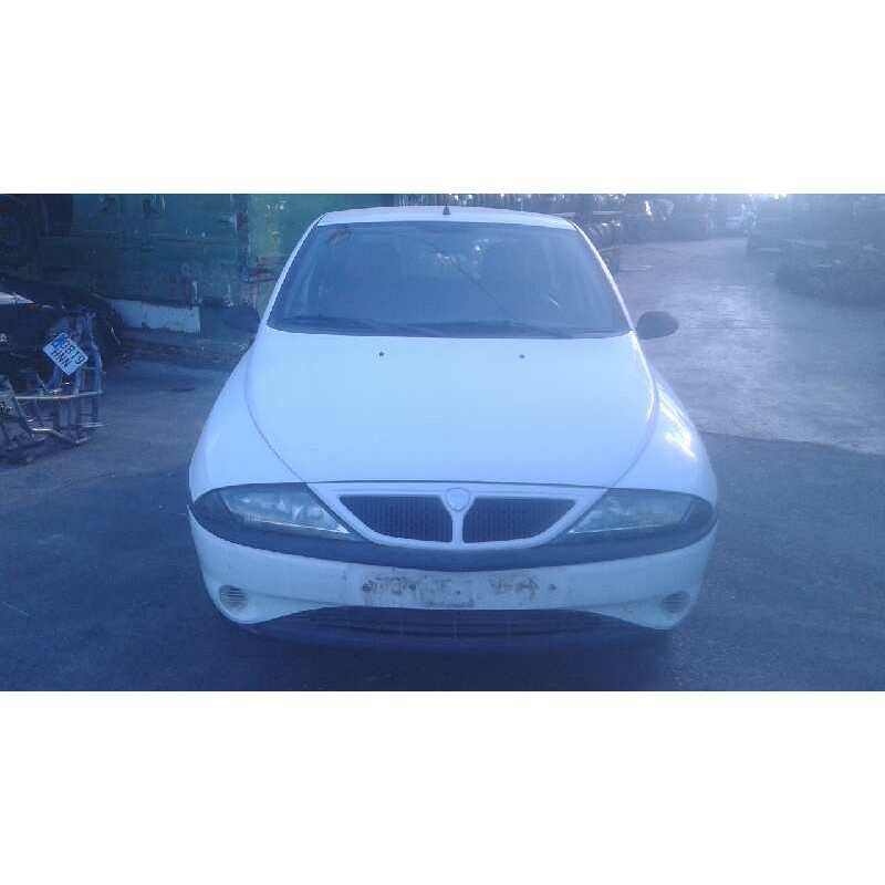 lancia lancia y del año 1999