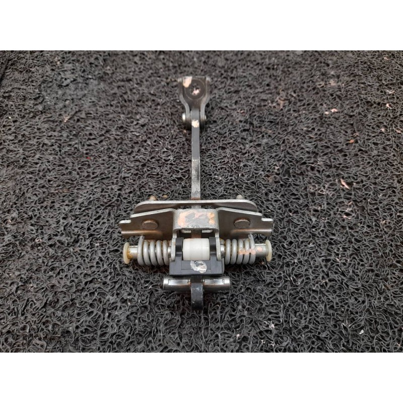 Recambio de retenedor puerta trasera izquierda para peugeot 3008 active referencia OEM IAM   