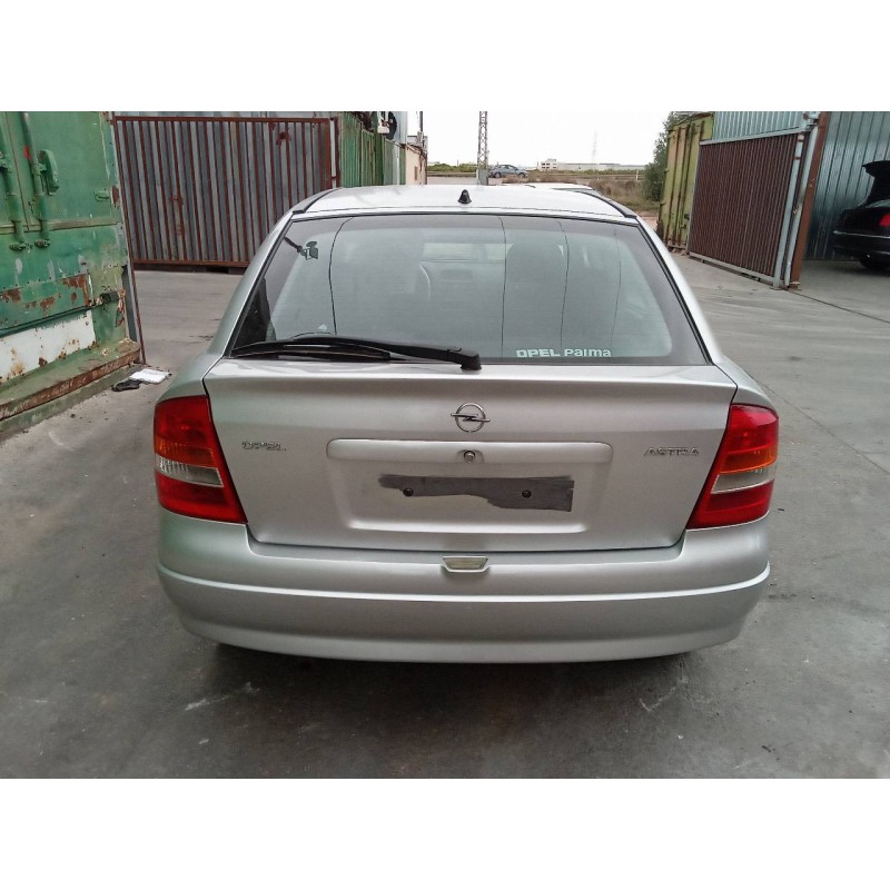 opel astra g berlina del año 2001