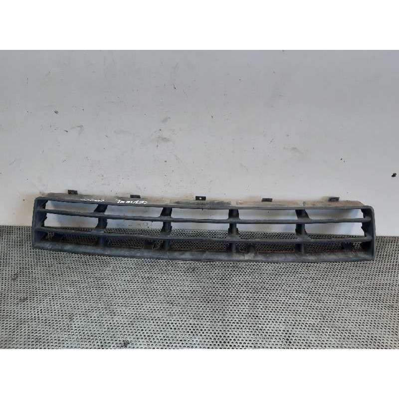 Recambio de rejilla paragolpes central para volkswagen golf iv berlina (1j1) conceptline referencia OEM IAM 1J0853677D  