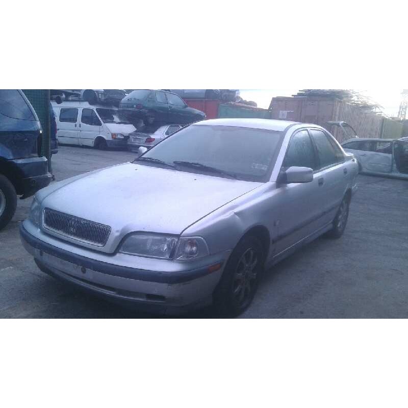 volvo s40 berlina del año 1998