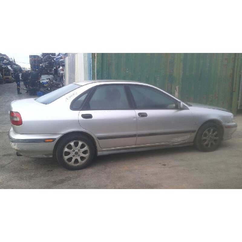 volvo s40 berlina del año 1998