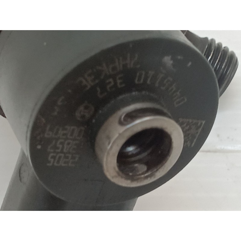 Recambio de inyector para opel insignia berlina essentia referencia OEM IAM 0445110327 2
