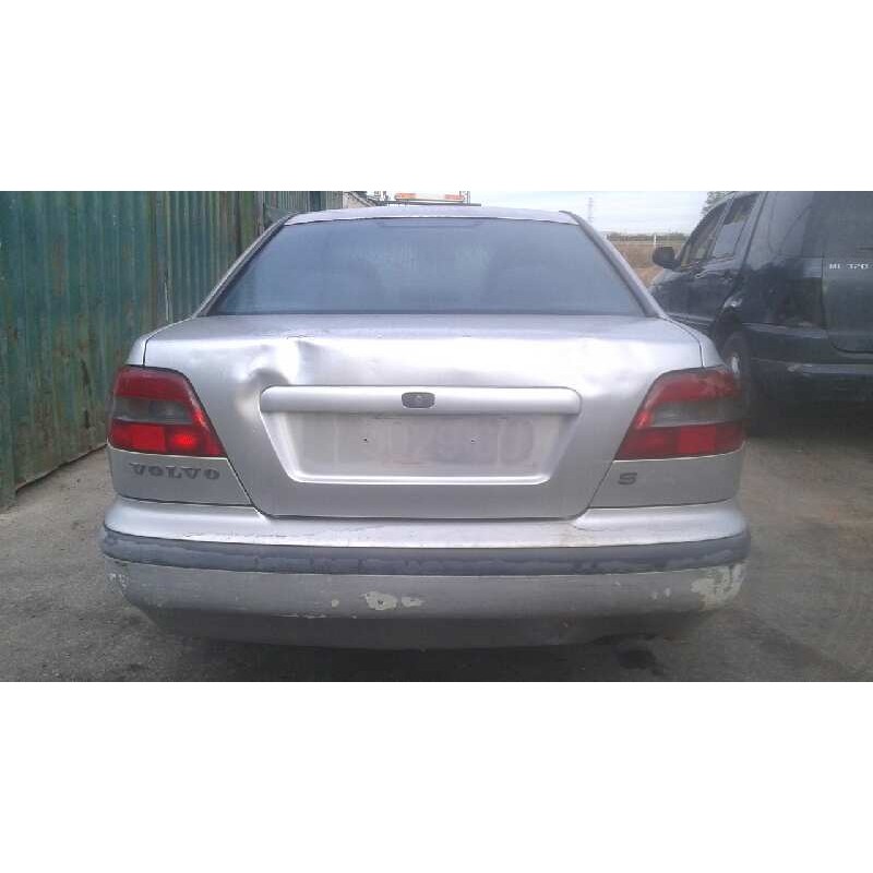volvo s40 berlina del año 1998