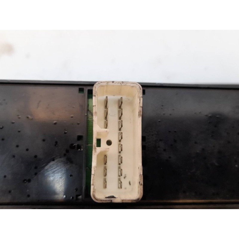 Recambio de mando elevalunas delantero izquierdo para kia cerato 2.0 ex crdi berlina (4-ptas.) referencia OEM IAM 621W05560 - Negro 4