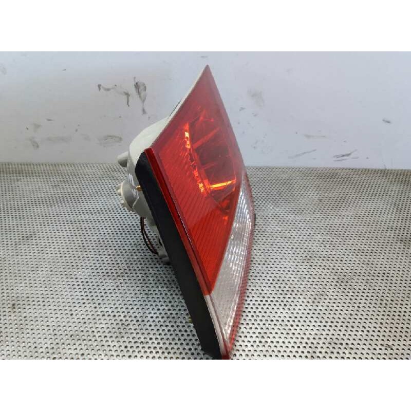 Recambio de piloto trasero derecho interior para kia carens 2.0 crdi ex monovolumen referencia OEM IAM - Negro 2