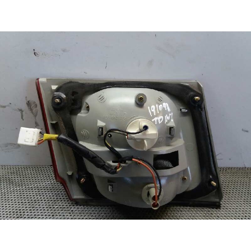 Recambio de piloto trasero derecho interior para kia carens 2.0 crdi ex monovolumen referencia OEM IAM - Negro 3