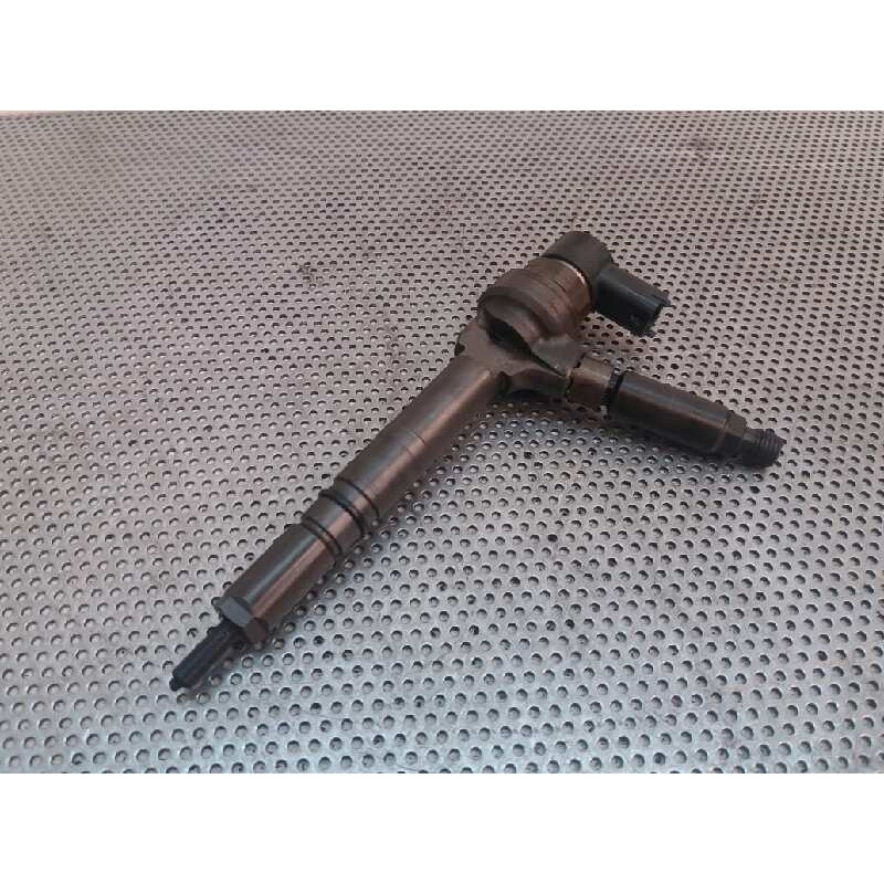 Recambio de inyector para opel astra gtc 1.7 16v cdti referencia OEM IAM 0445110175  