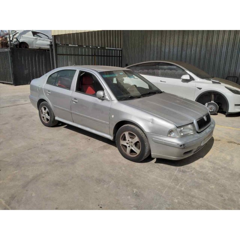 skoda octavia berlina (1u2) del año 1999
