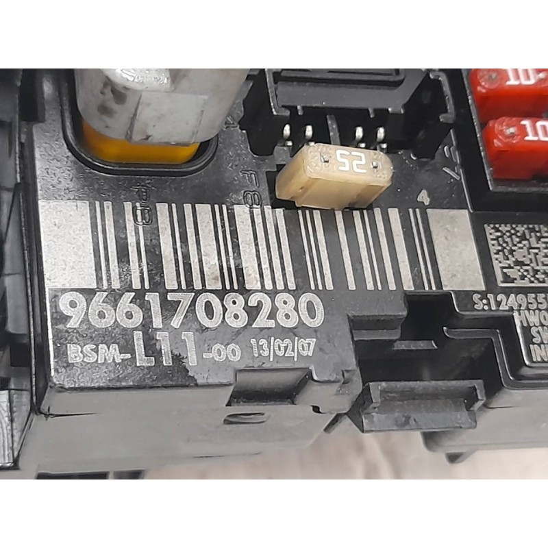 Recambio de caja reles / fusibles para peugeot 307 cc (s2) básico referencia OEM IAM 9661708280 - Negro 2