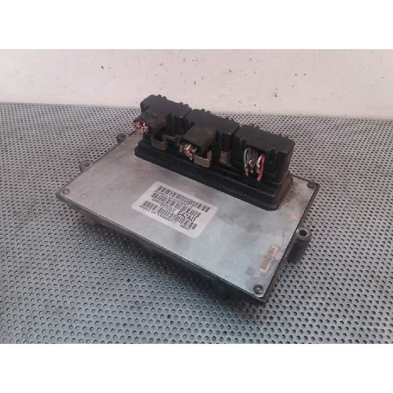 Recambio de centralita motor uce para chrysler jeep gr.cherokee (wj/wg) 3.1 td cat referencia OEM IAM 04A049DQSYZ7 P56041642AD - Verde 2