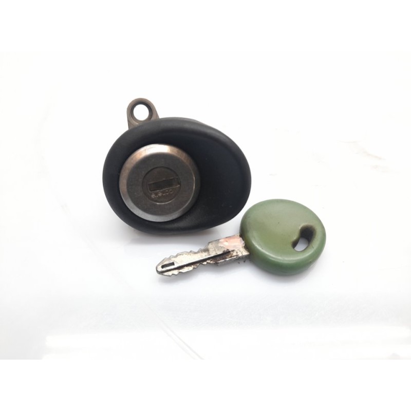 Recambio de bombin porton trasero para renault twingo (co6) 1.2 referencia OEM IAM 3