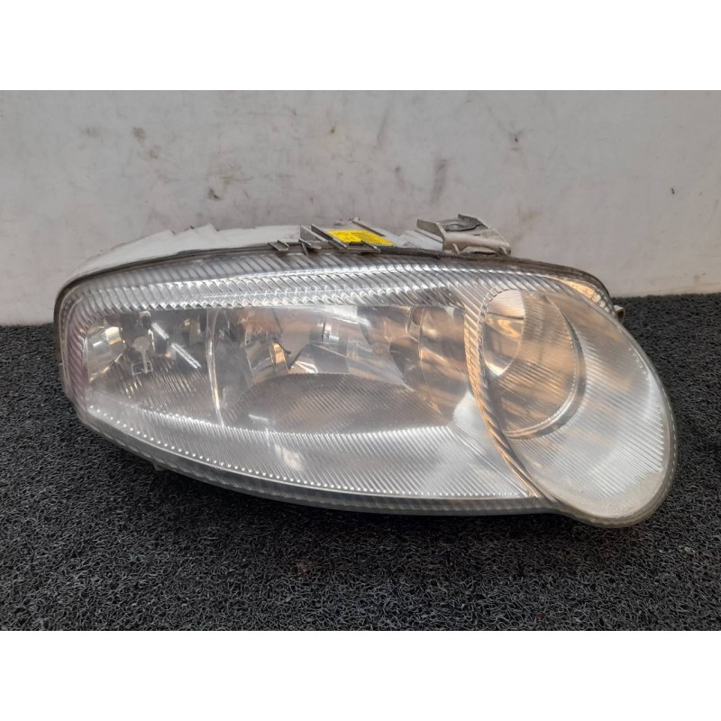 Recambio de faro derecho para alfa romeo 147 (190) 1.6 t.spark eco progression referencia OEM IAM 0301186202  
