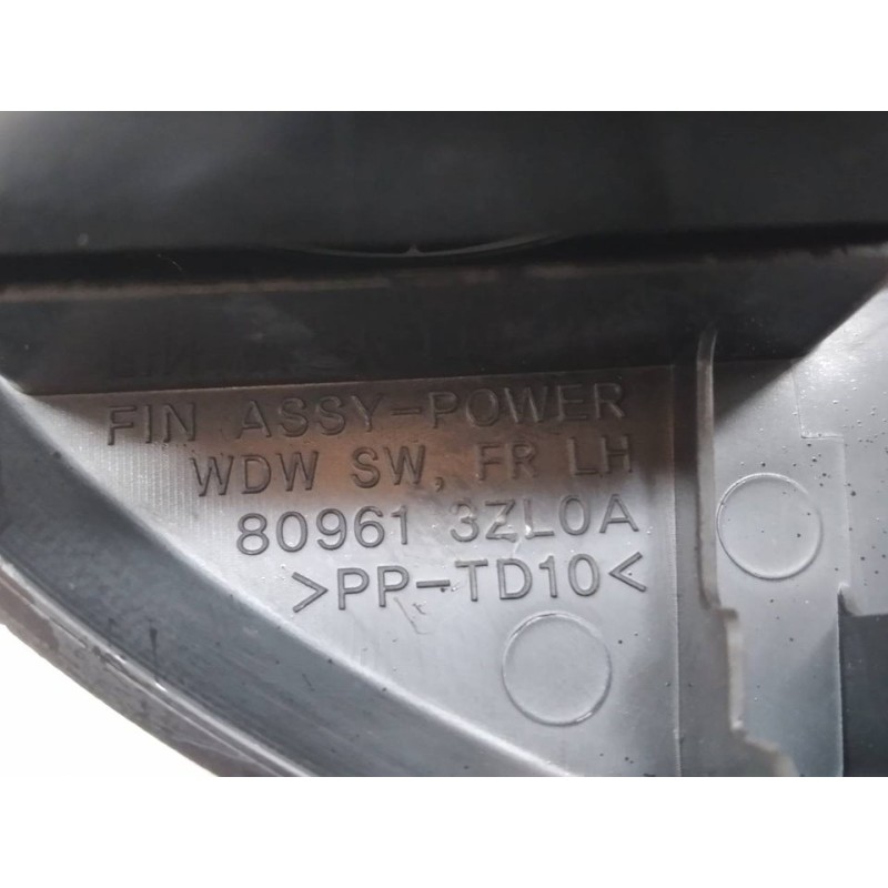 Recambio de mando elevalunas delantero izquierdo para nissan pulsar (c13) visia referencia OEM IAM 809613Z0A Y5 - Blanco 2