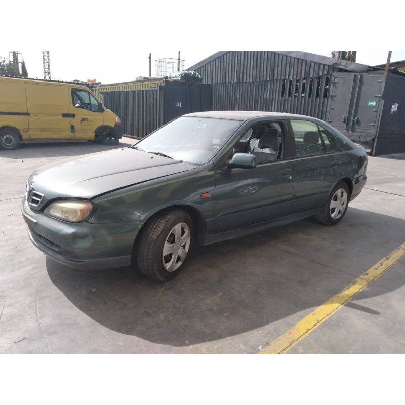 nissan primera berlina (p11) del año 2000