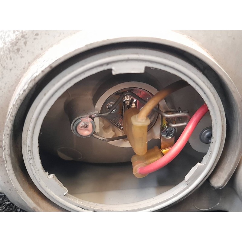 Recambio de faro derecho para hyundai h 1 starex h 1 starex td referencia OEM IAM 4