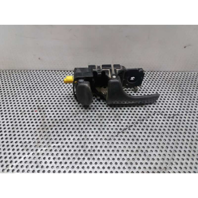 Recambio de maneta interior delantera izquierda para nissan terrano/terrano.ii (r20) 2.7 turbodiesel referencia OEM IAM   