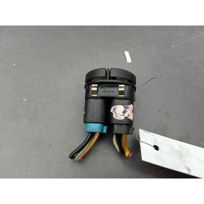 Recambio de mando elevalunas delantero derecho para ford fiesta (cbk) trend referencia OEM IAM - Negro 3