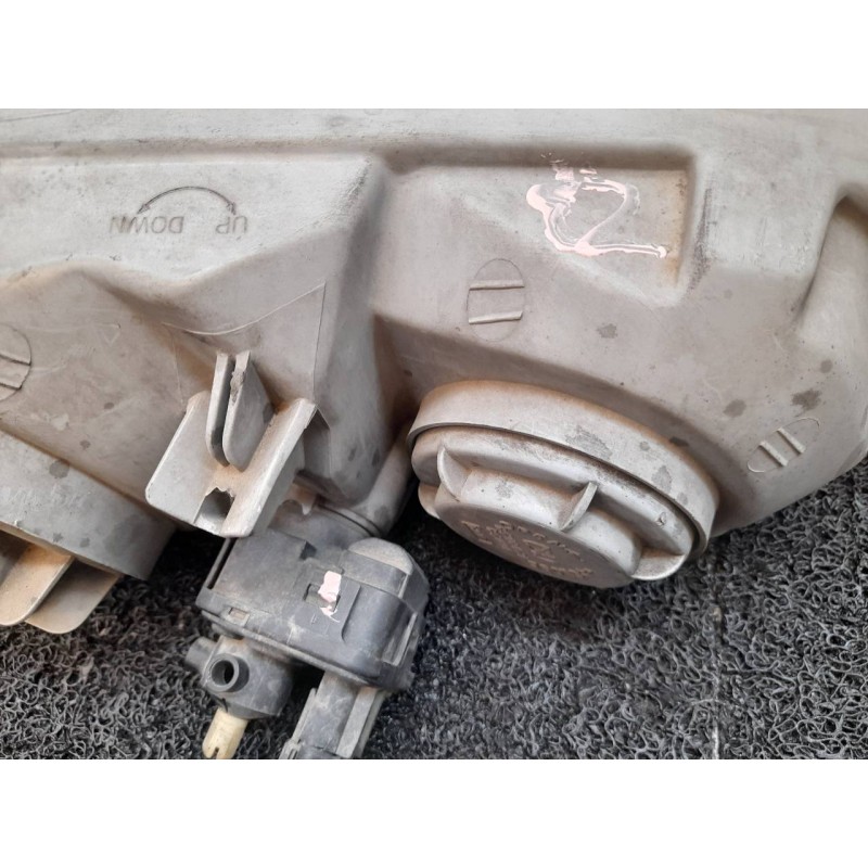 Recambio de faro izquierdo para hyundai h 1 starex h 1 starex td referencia OEM IAM 4