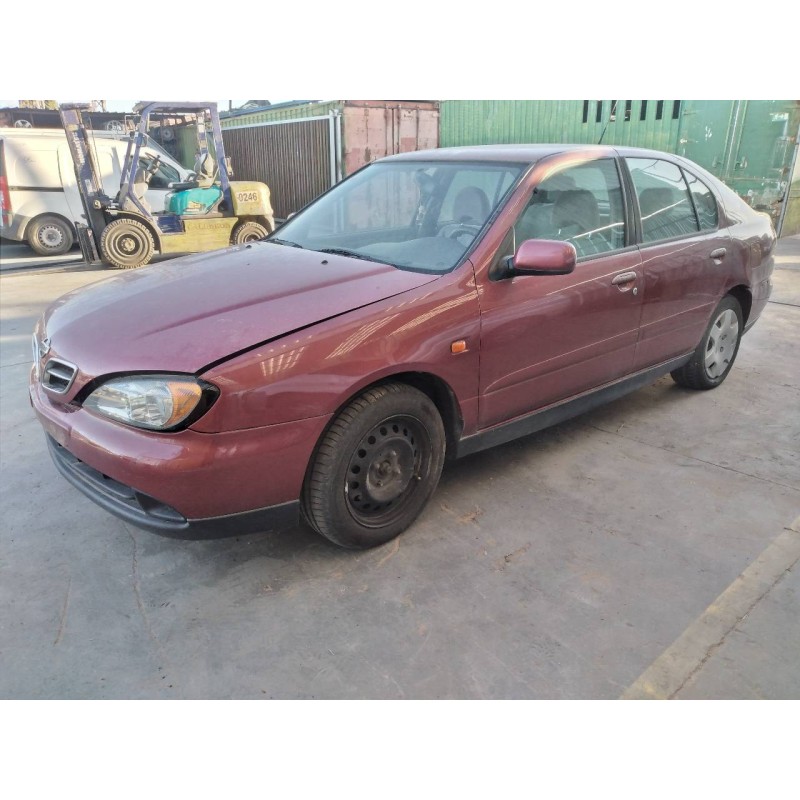nissan primera berlina (p11) del año 2000