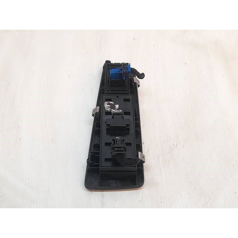 Recambio de mando elevalunas delantero izquierdo para fiat bravo (198) 1.9 active multijet referencia OEM IAM 735434462 - Rojo 3